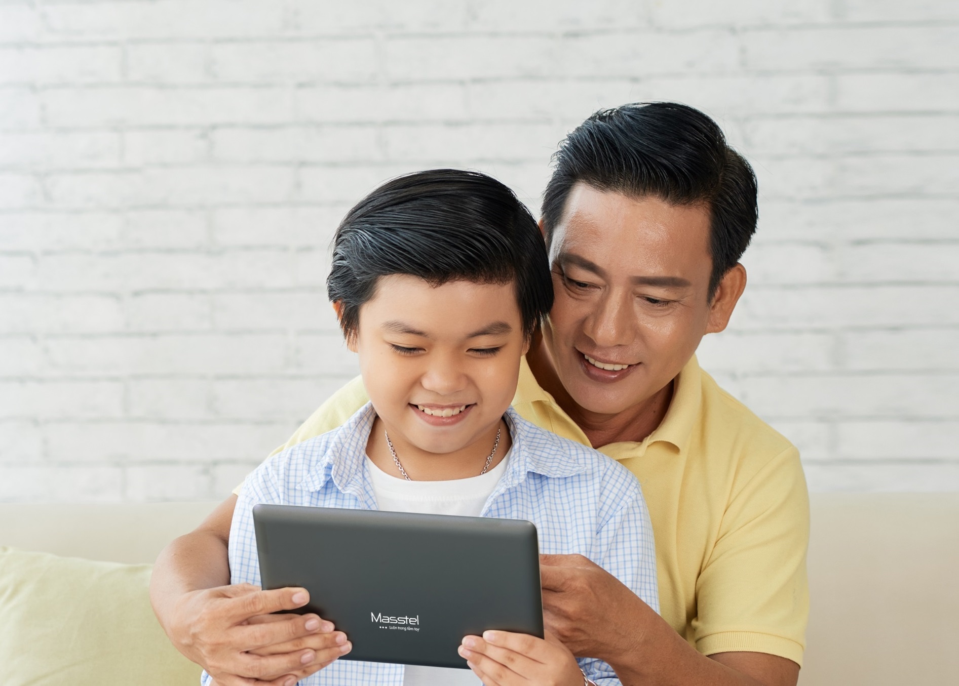 Lam sao de tre khong sa da tren Internet khi hoc online? hinh anh