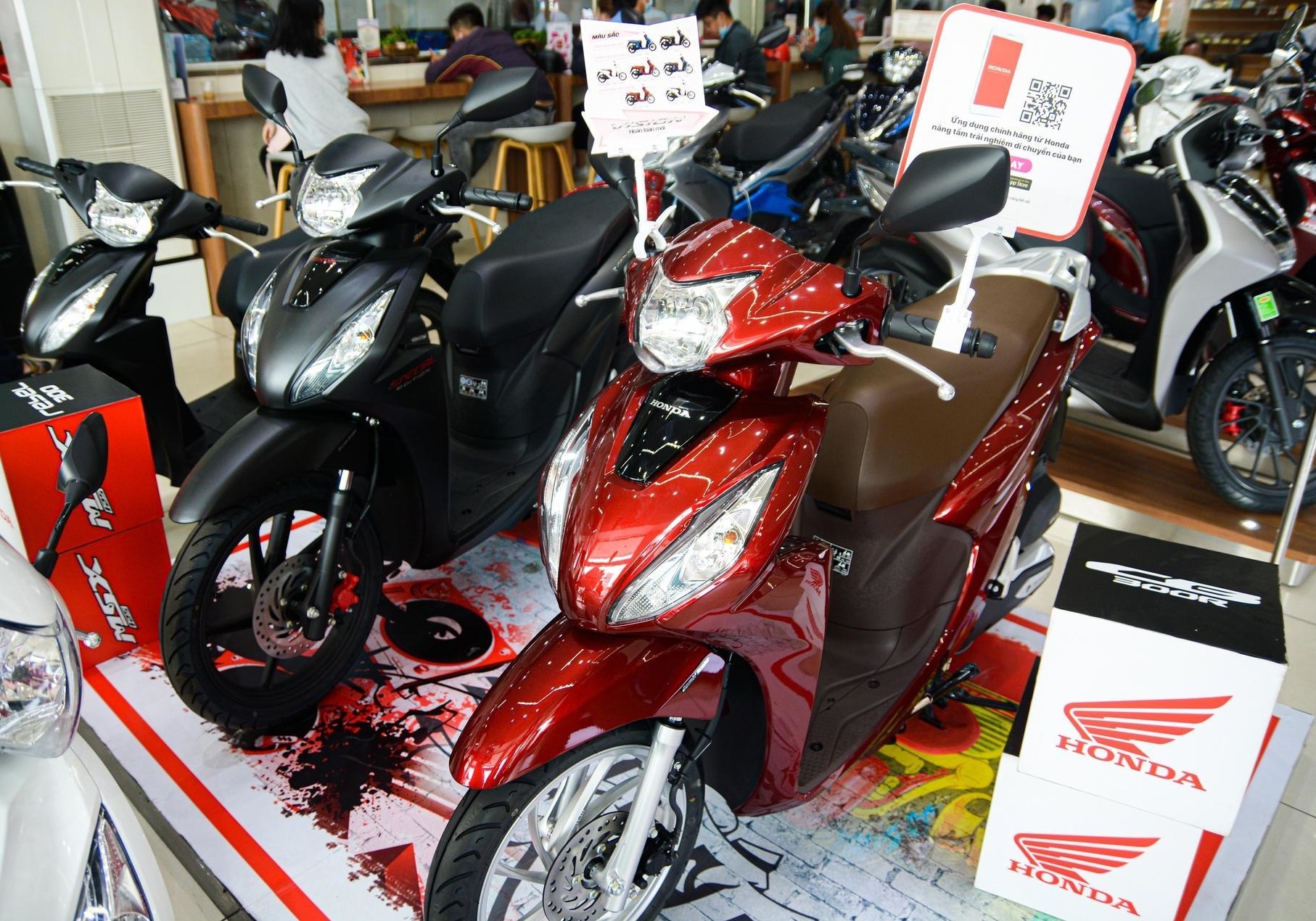 Tan dung uu dai can Tet de mua xe may gia tot hinh anh