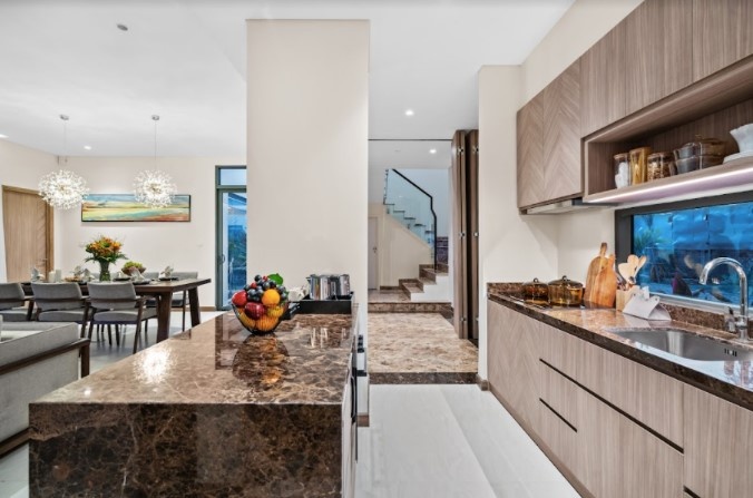 Bat dong san bien anh 2