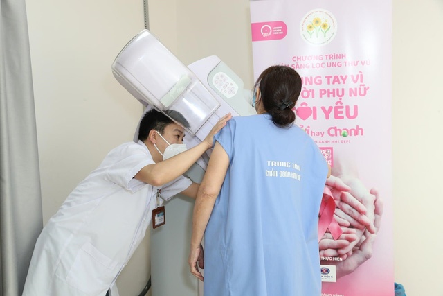 Roche chung tay giup benh nhan ung thu vu tiep can dieu tri tien tien hinh anh