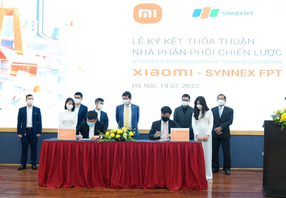Synnex FPT va Xiaomi ky thoa thuan hop tac chien luoc hinh anh