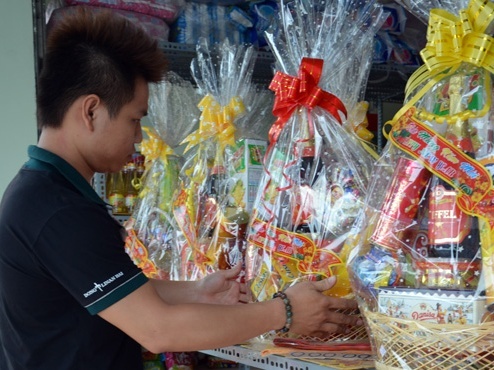 Nhieu co so ban hang Tet duoc Kinh Do quang cao mien phi hinh anh