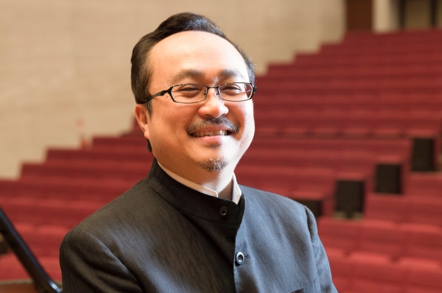 Thuong thuc tieng dan cua NSND Dang Thai Son tren san khau VinFuture hinh anh