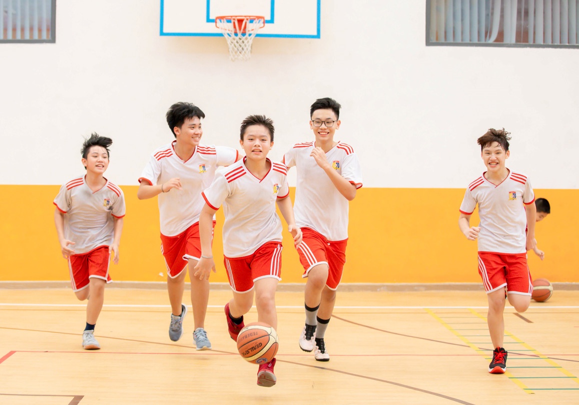 Hoc phi Royal School anh 4