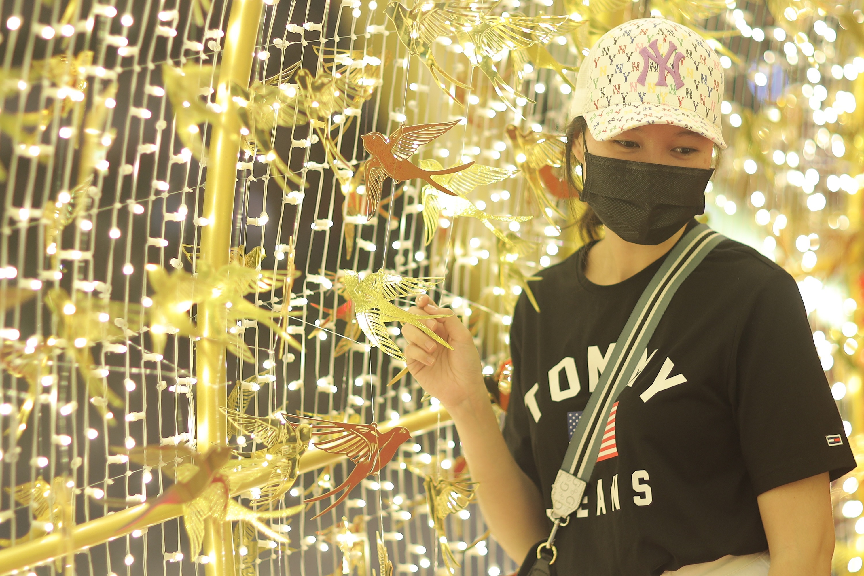 Mang ky dieu ve nha,  doan vien anh 4