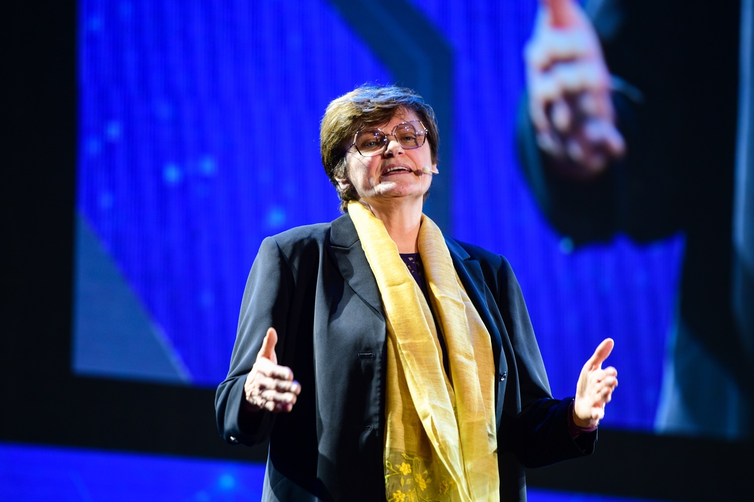 Tao ra giai phap cho nhan loai phai xuat phat tu long dam me hinh anh