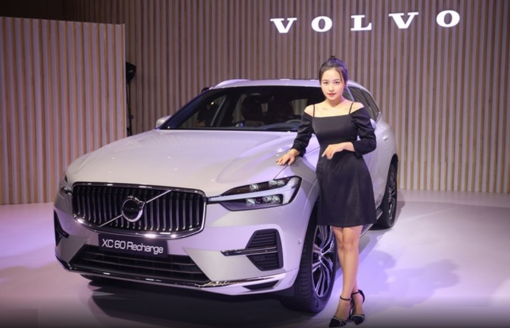 Volvo XC60 Recharge co gi ngoai them sac dien? hinh anh