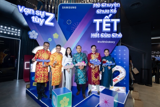 Samsung ‘mo chuyen chua ke’ de tong ket nam, don Tet hinh anh