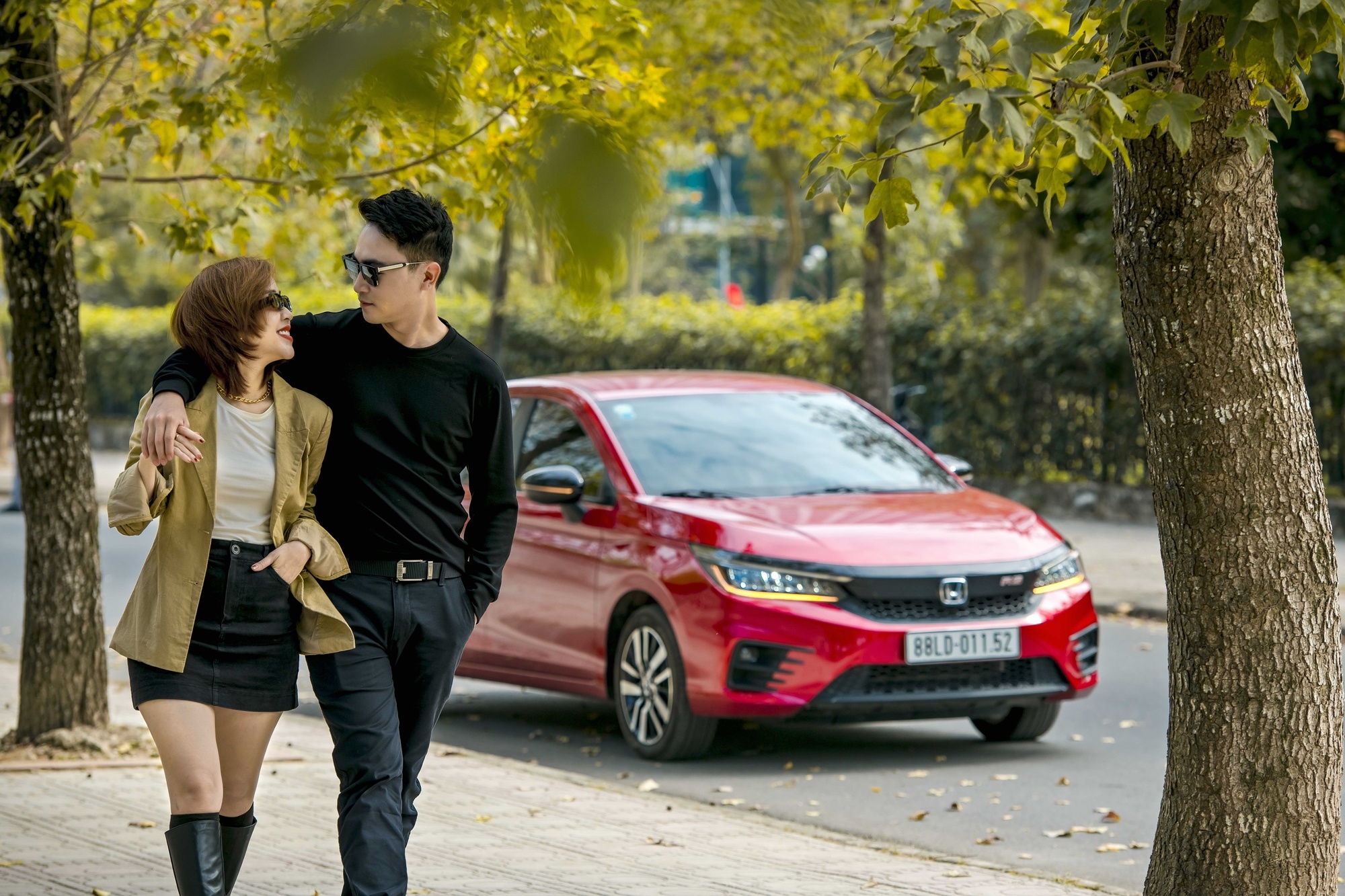 MC Duc Ken va Xuan Quynh dao pho cung Honda City RS hinh anh