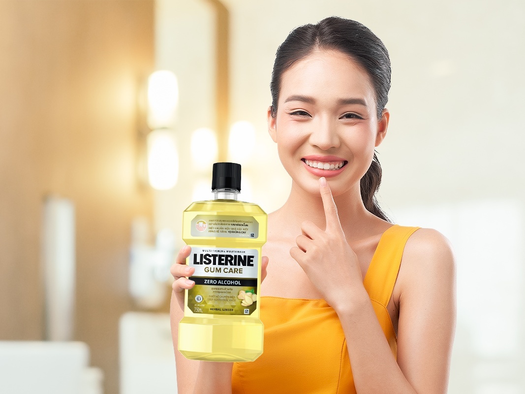 Ly do can su dung nuoc suc mieng hang ngay hinh anh