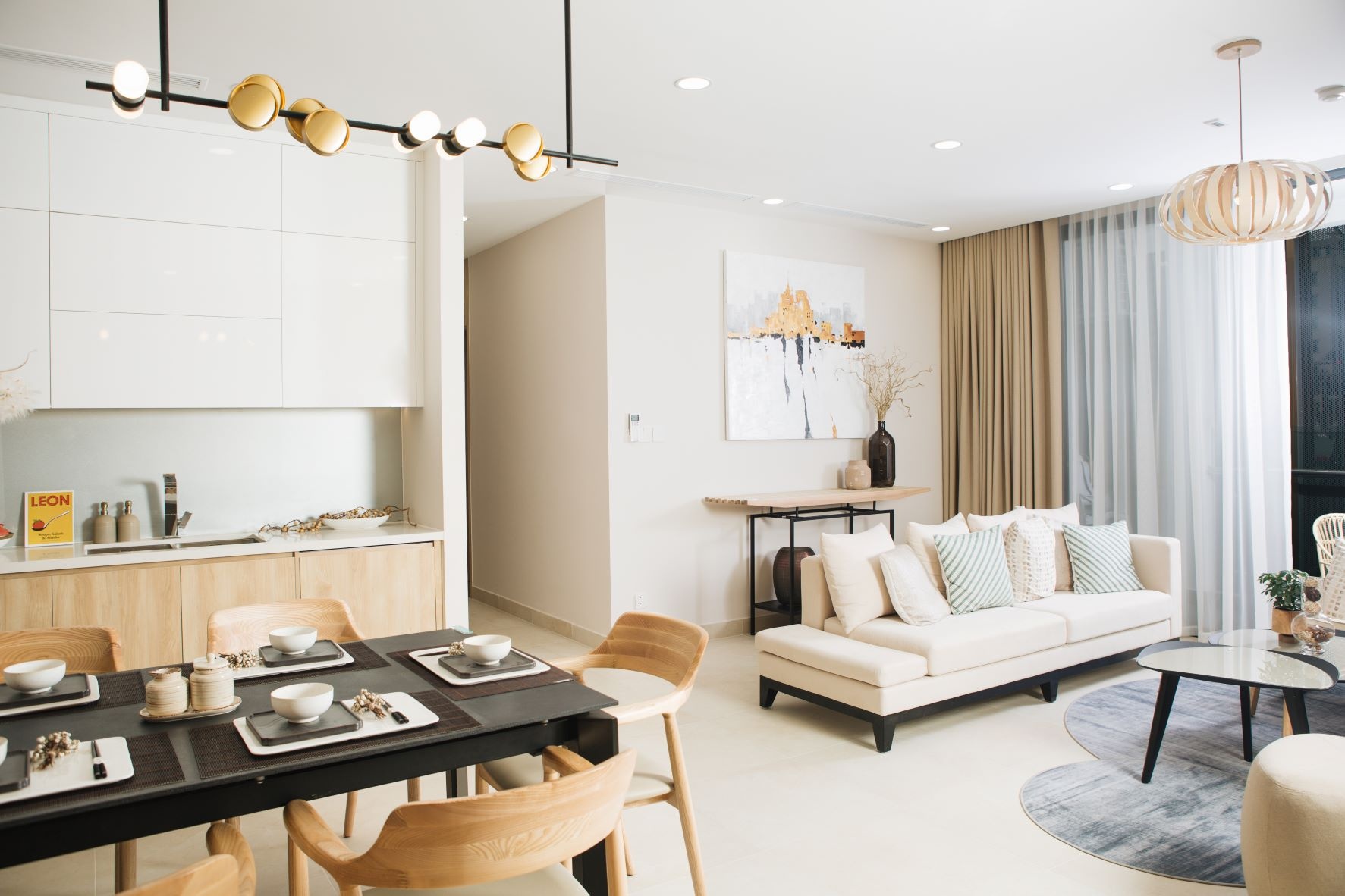 The Zei,  HDMon Holdings anh 4