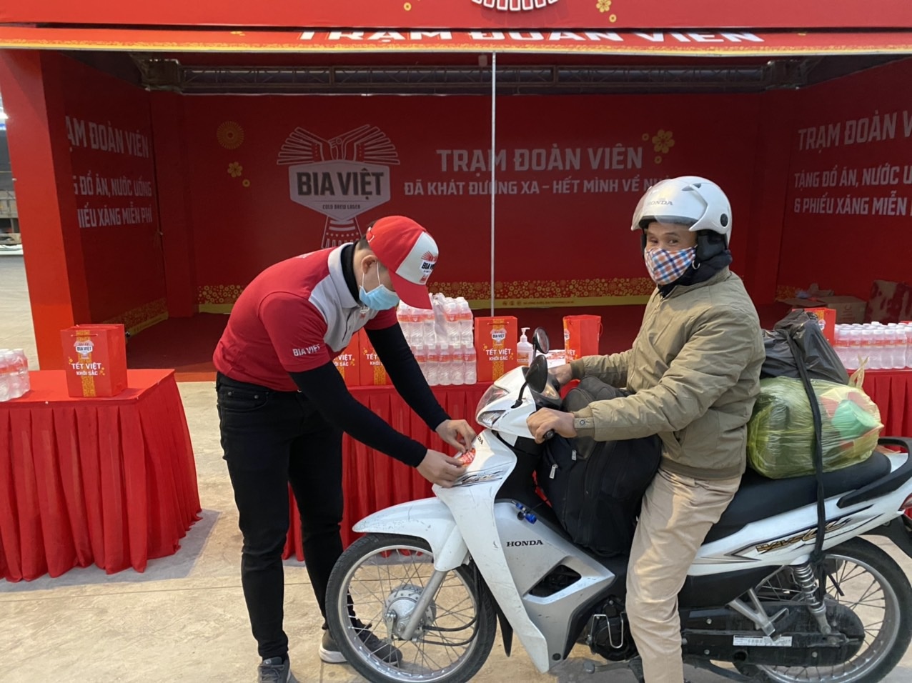 doan vien,  ve que anh 5