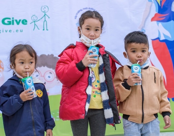 Cong trinh Den Dom Dom thu 25 cua FrieslandCampina Viet Nam hinh anh