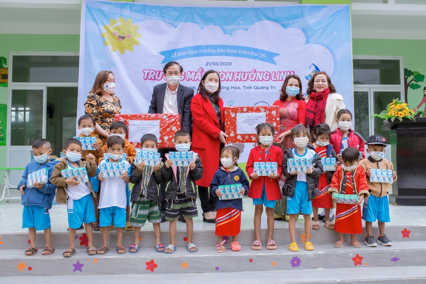 Co Gai Ha Lan,  Den Dom Dom anh 4