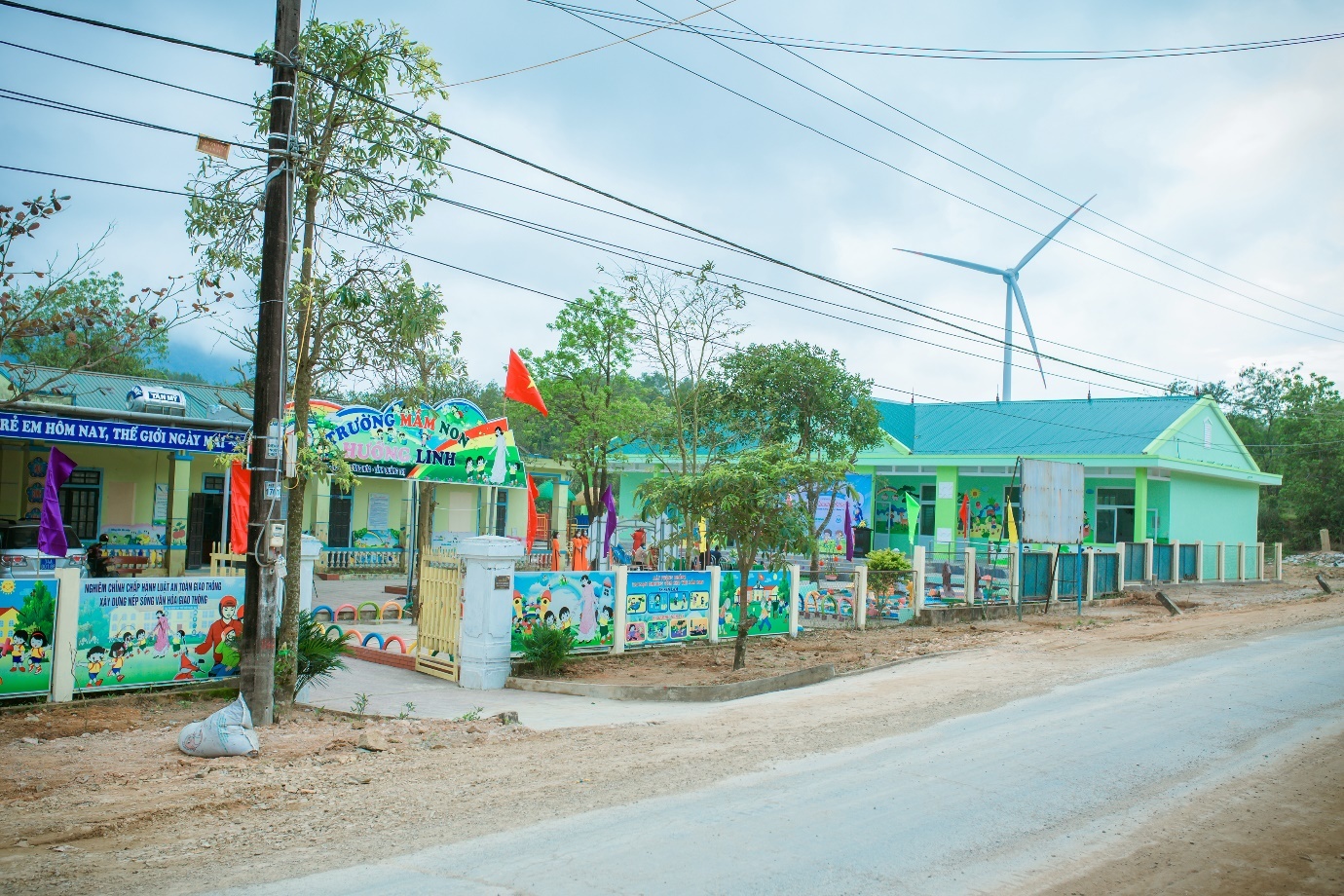 Cô Gái Hà Lan, Đèn Đom Đóm ảnh 3 Co Gai Ha Lan, Den Dom Dom anh 3