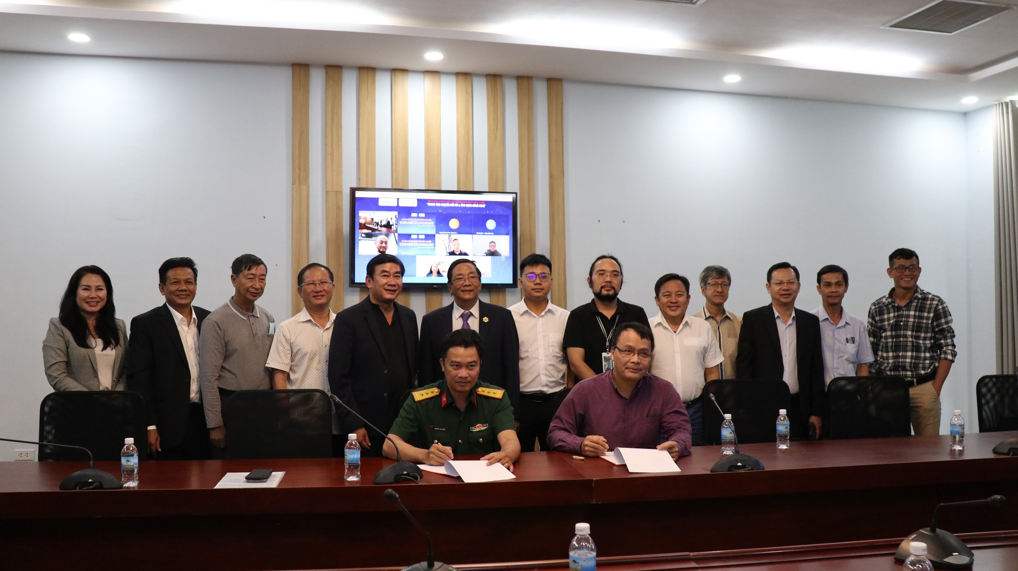 Trung tâm Chuyển đổi số Khánh Hòa, ký kết ảnh 2 Trung tam Chuyen doi so Khanh Hoa, ky ket anh 2