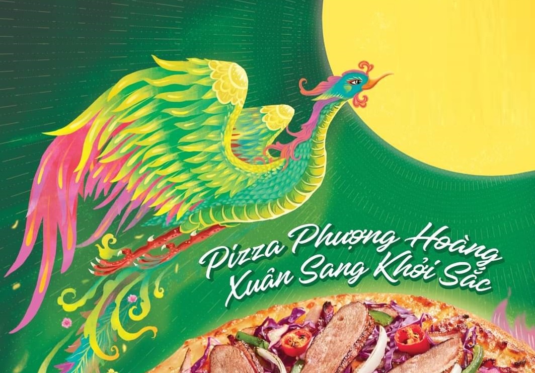 Rong phuong bay luon tren man hinh quang cao co lon hinh anh