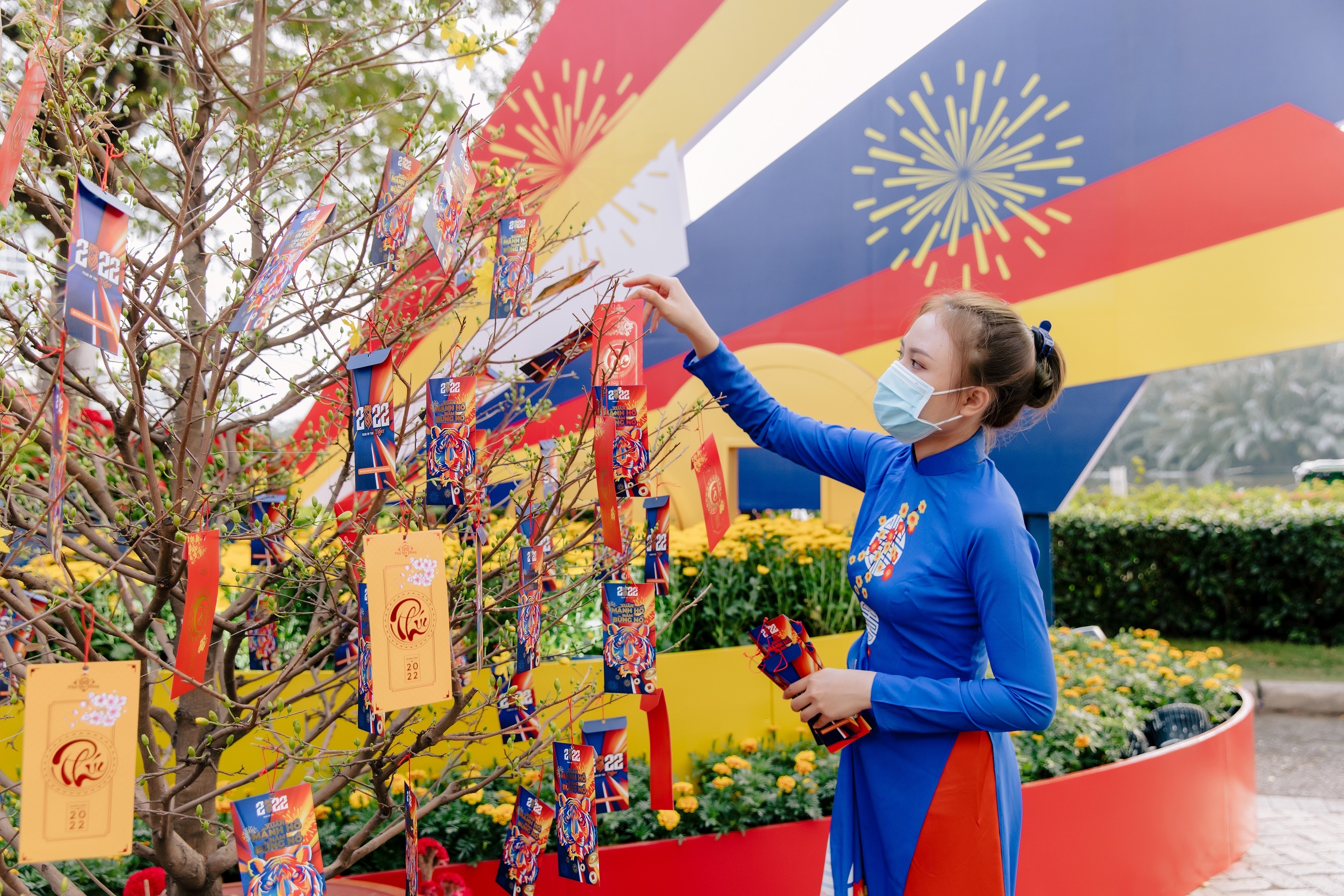 Le hoi hoa xuan Phu My Hung anh 8