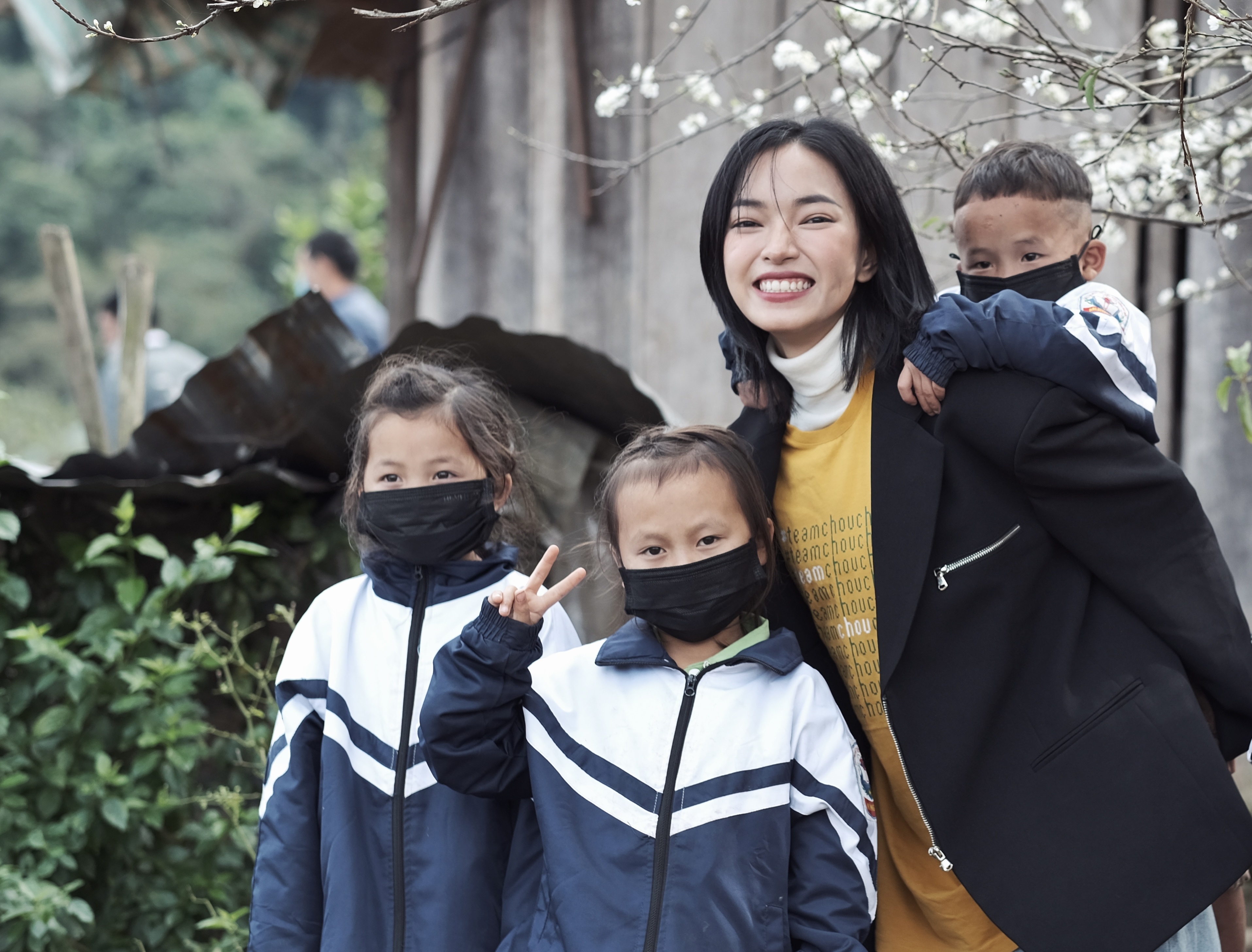 Chau Bui: 'Trang phuc co ban va tinh te giup ban duoc la chinh minh' hinh anh