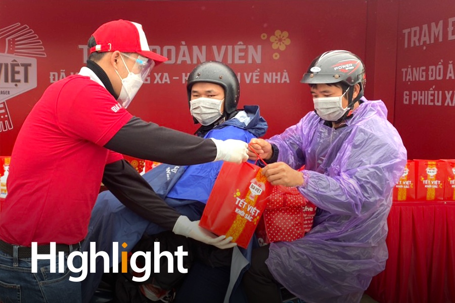 Nhin lai 14 ngay tiep suc nguoi dan ve que don Tet cua Bia Viet hinh anh