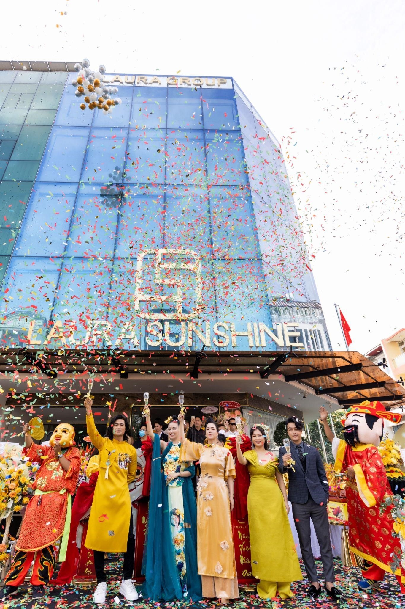 Nhật Kim Anh  ảnh 2 Nhat Kim Anh anh 2