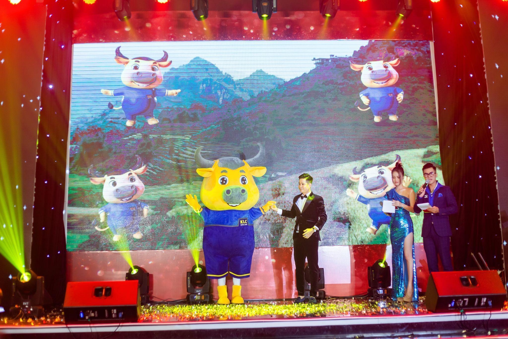 ghe massage KLC,  Duong Khac Linh anh 3