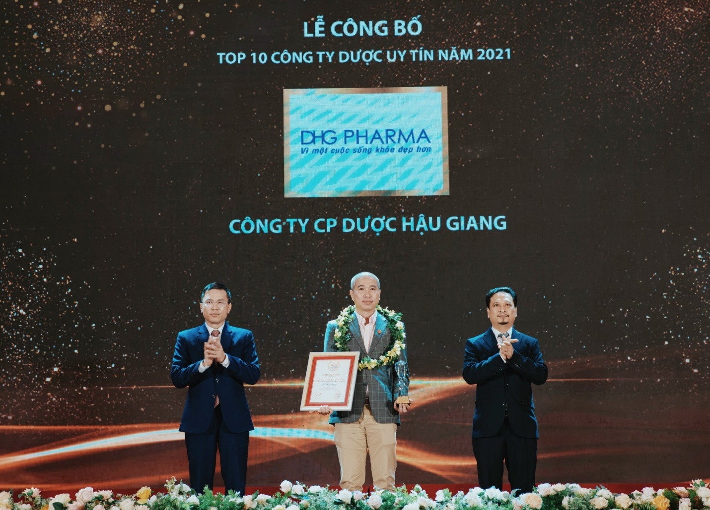 Tam va tam cua Duoc Hau Giang trong dai dich hinh anh