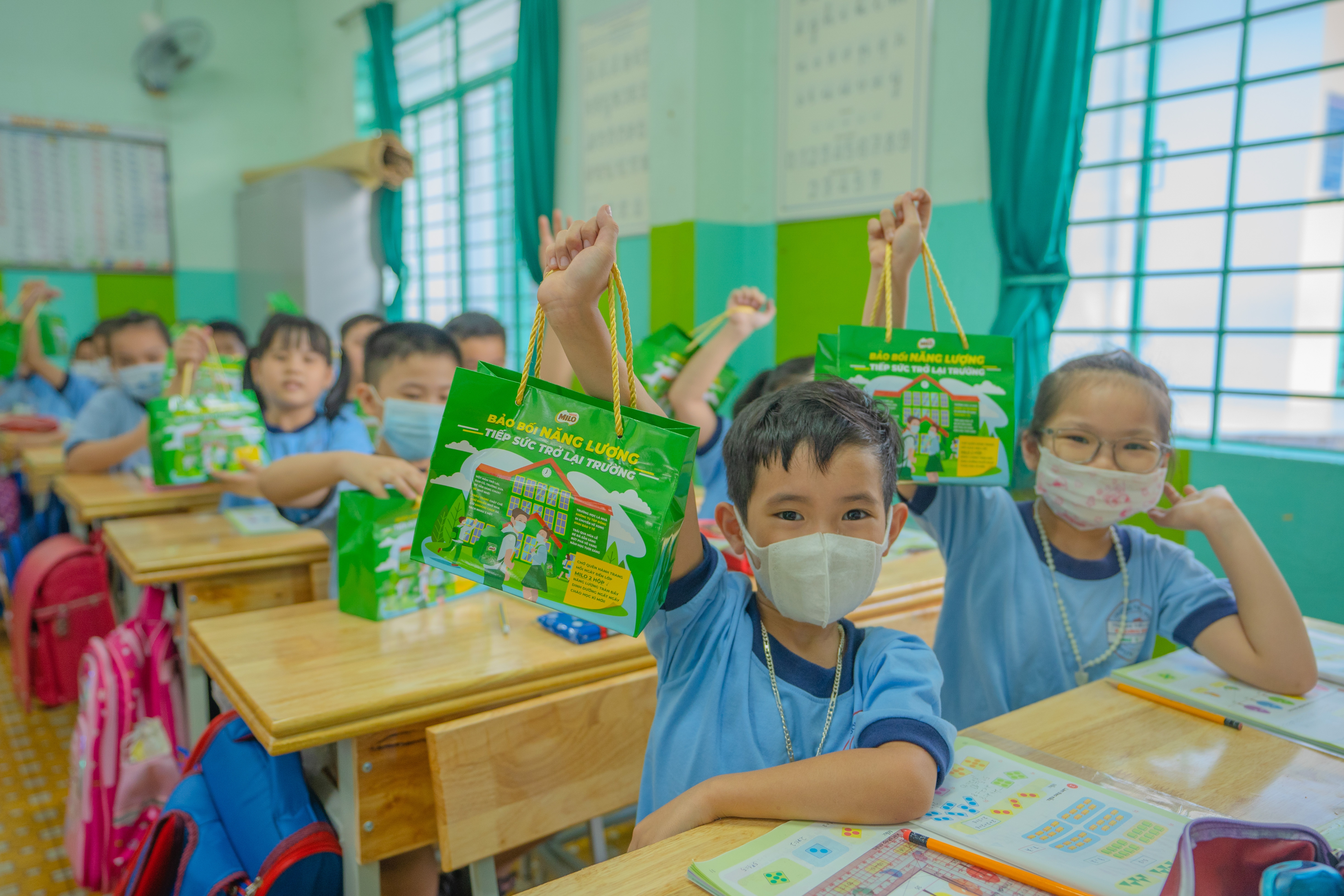 Milo,  tro lai truong anh 5