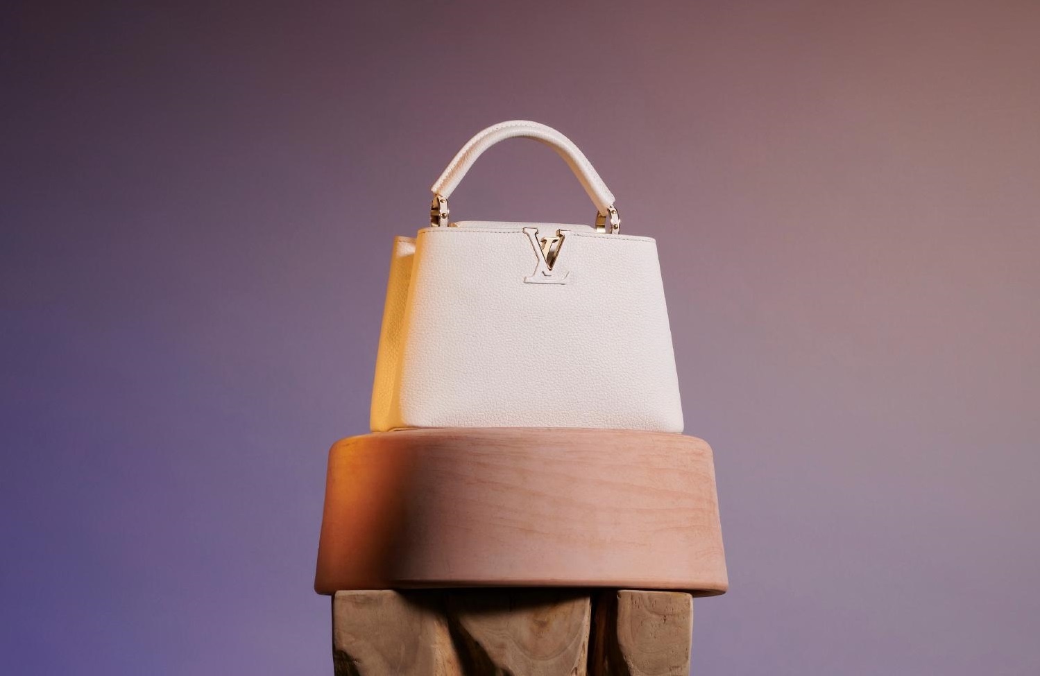 Vi sao Capucines duoc menh danh la chiec tui di san cua Louis Vuitton? hinh anh
