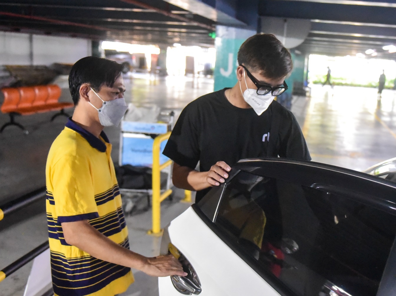 Nhieu tien ich cho khach dat xe Be tai san bay Tan Son Nhat hinh anh