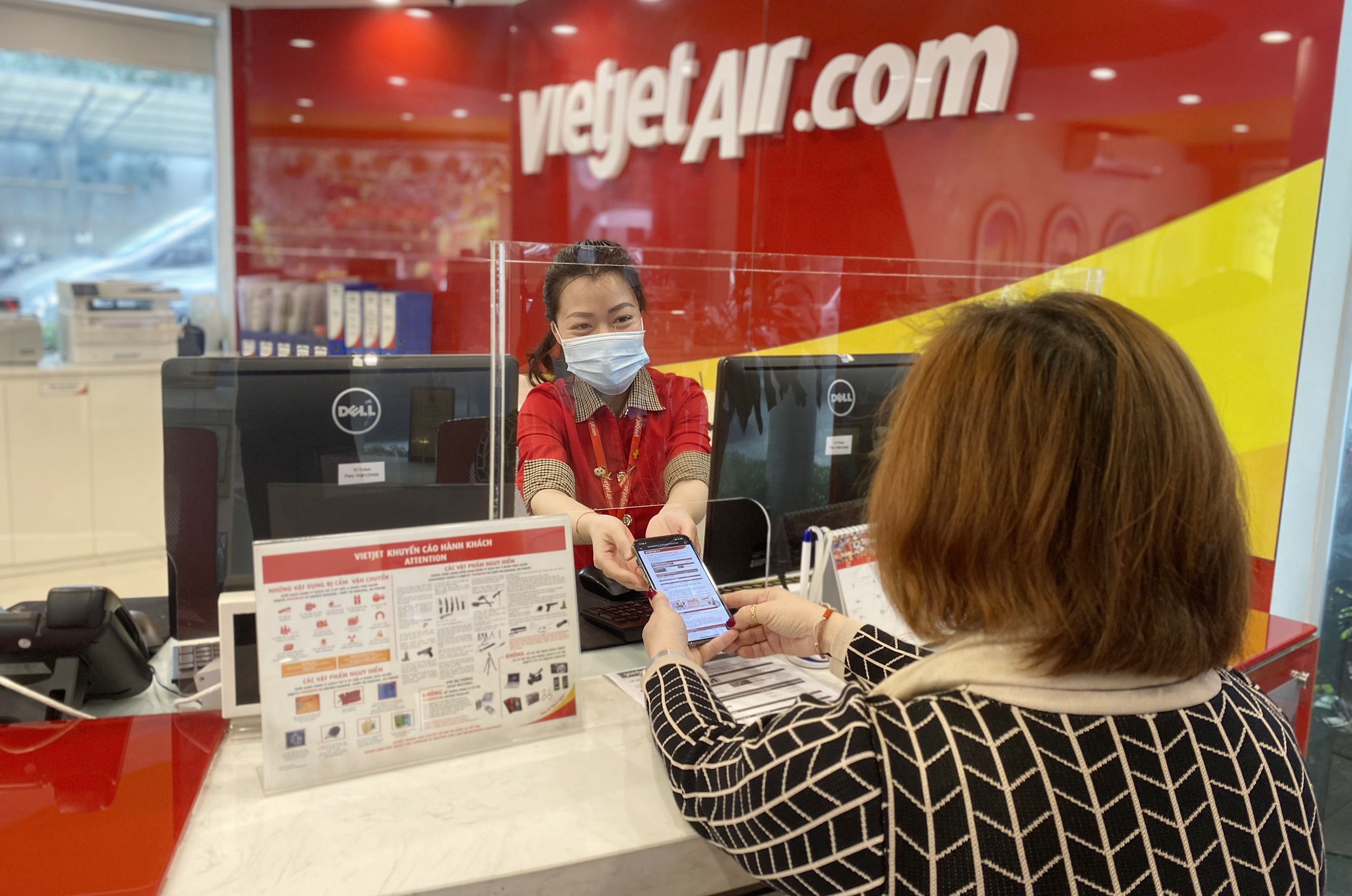 Du khach Viet san ve re, len ke hoach cho mua du lich he hinh anh