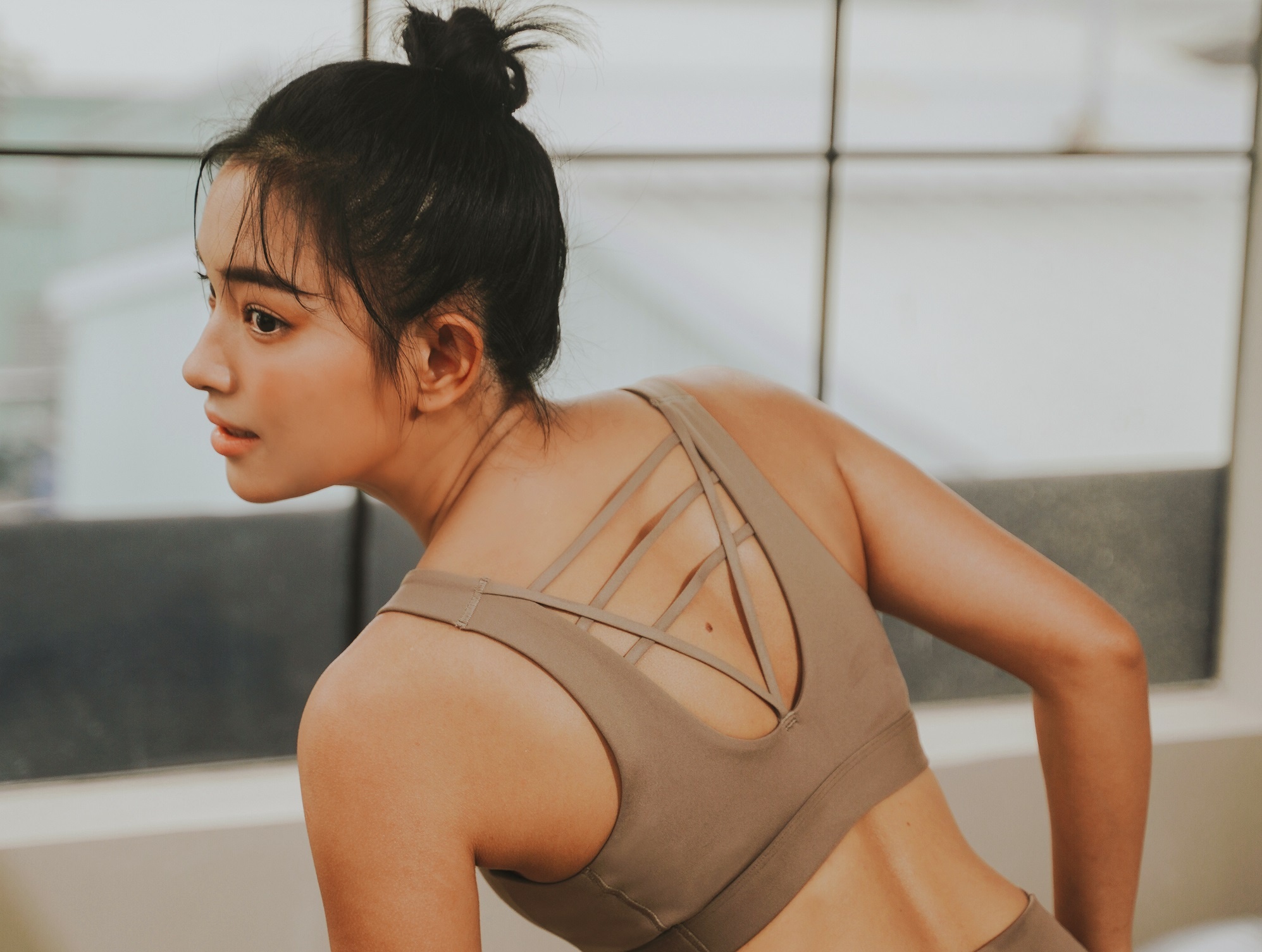 BST bra the thao cua adidas duoc sao nu uu ai hinh anh