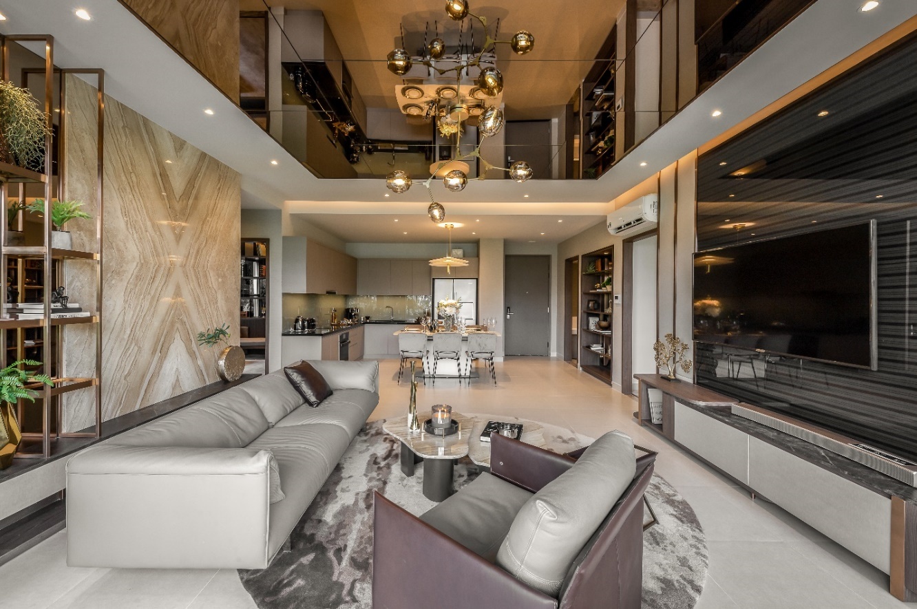 Bo nha pho chat hep, cap vo chong chon can ho hon 100 m2 hinh anh