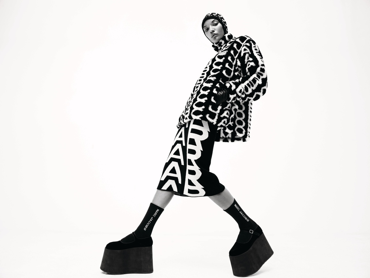 Marc Jacobs Monogram anh 1