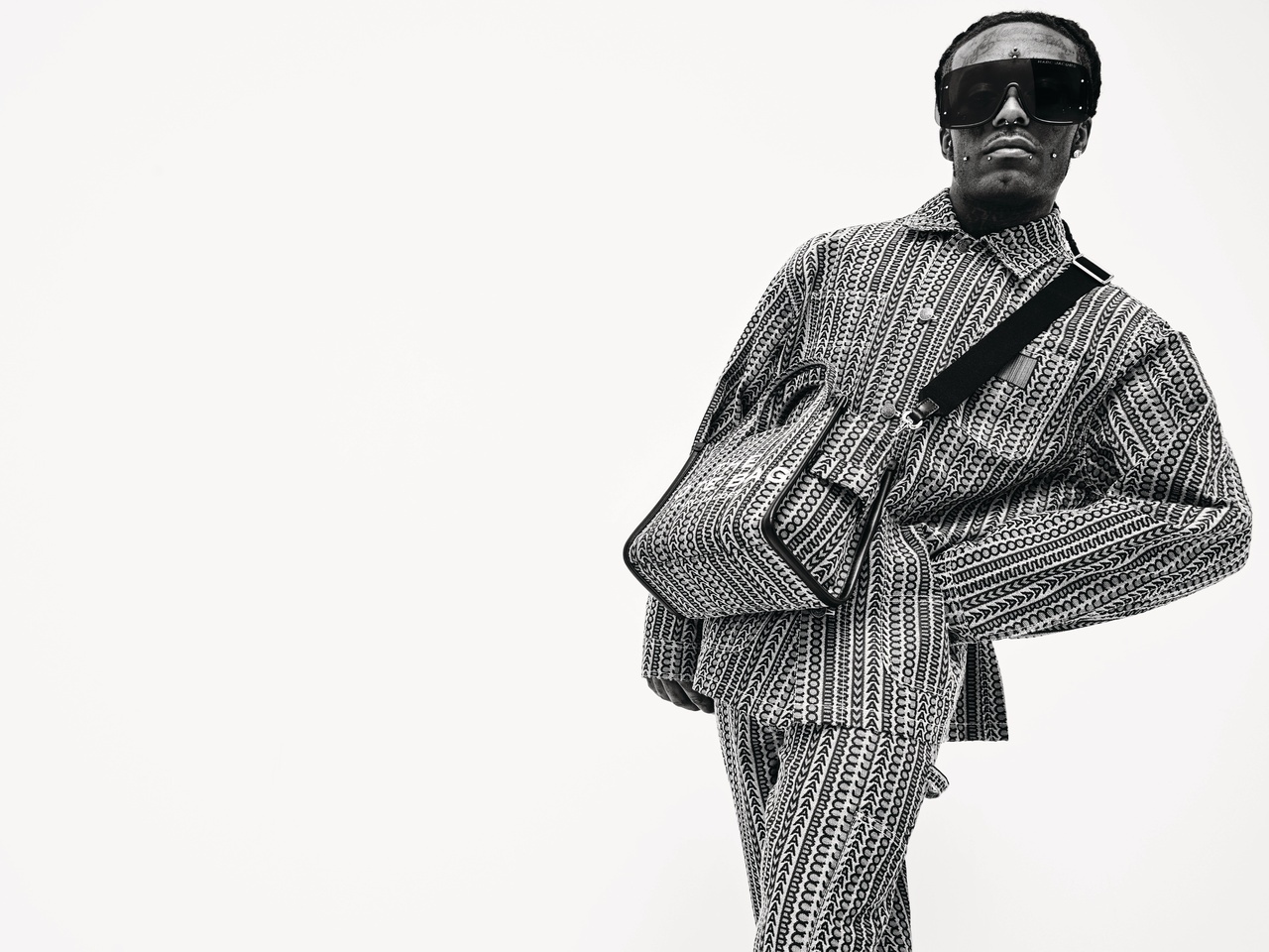 Marc Jacobs Monogram anh 7