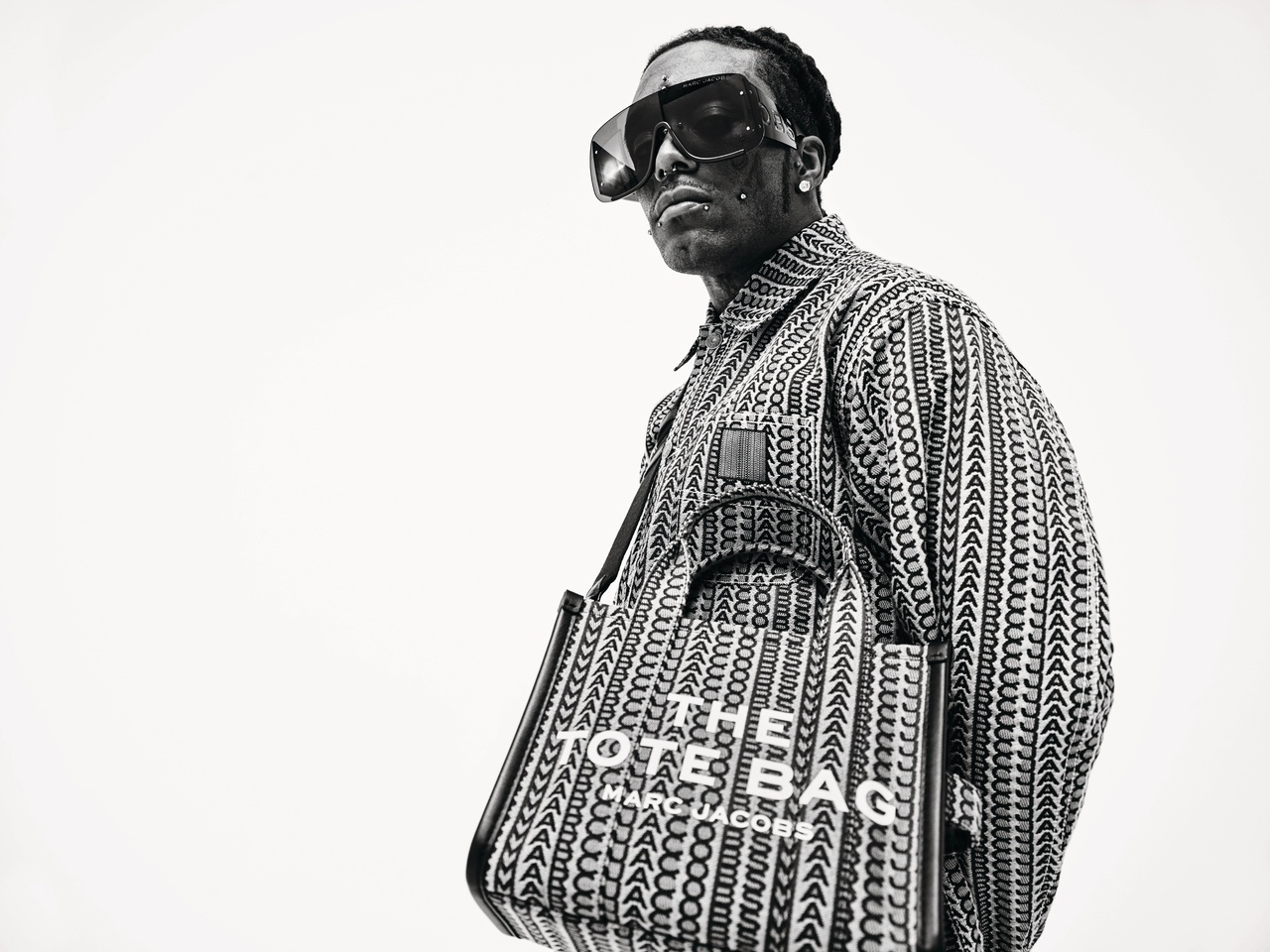 Marc Jacobs Monogram anh 4