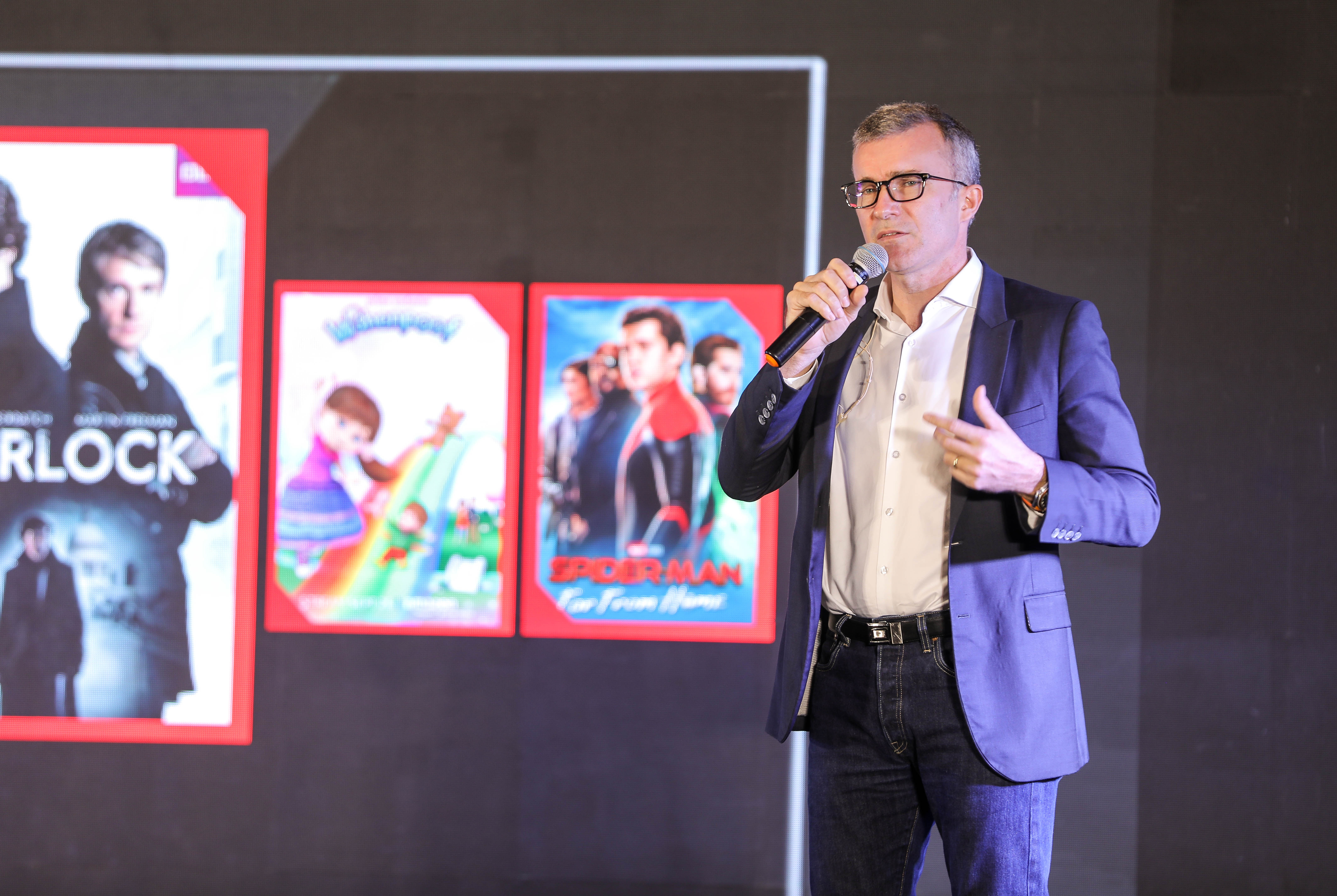 Ngoai hang Anh,  Truyen hinh K+ anh 3