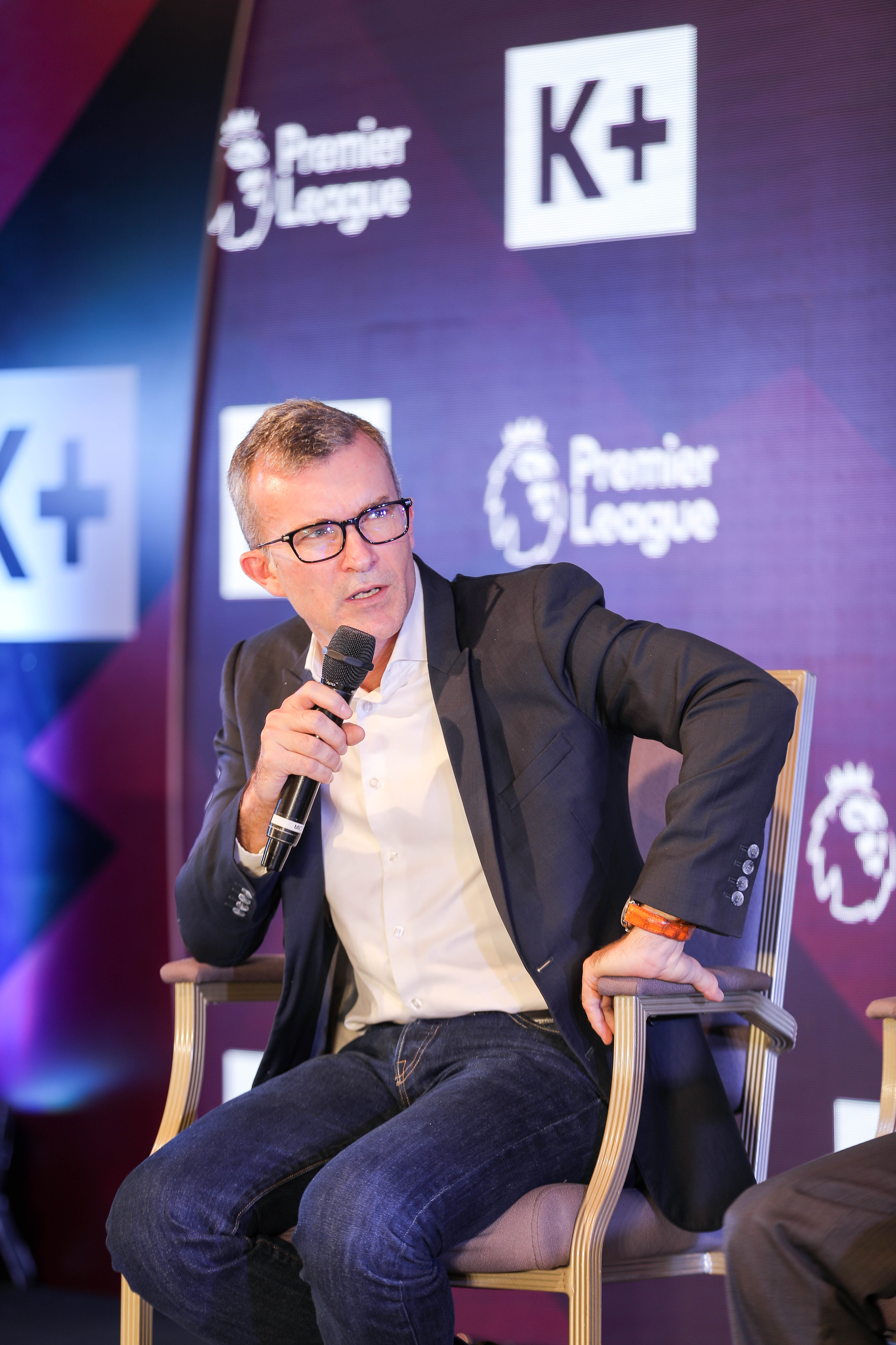 Ngoai hang Anh,  Truyen hinh K+ anh 2