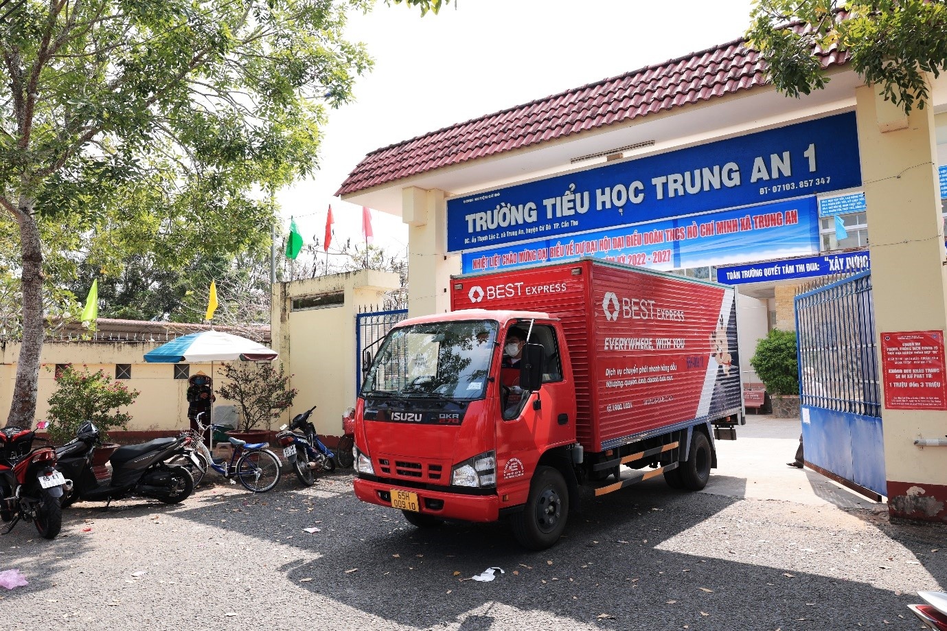 Best Express làm từ thiện ảnh 1 Best Express lam tu thien anh 1