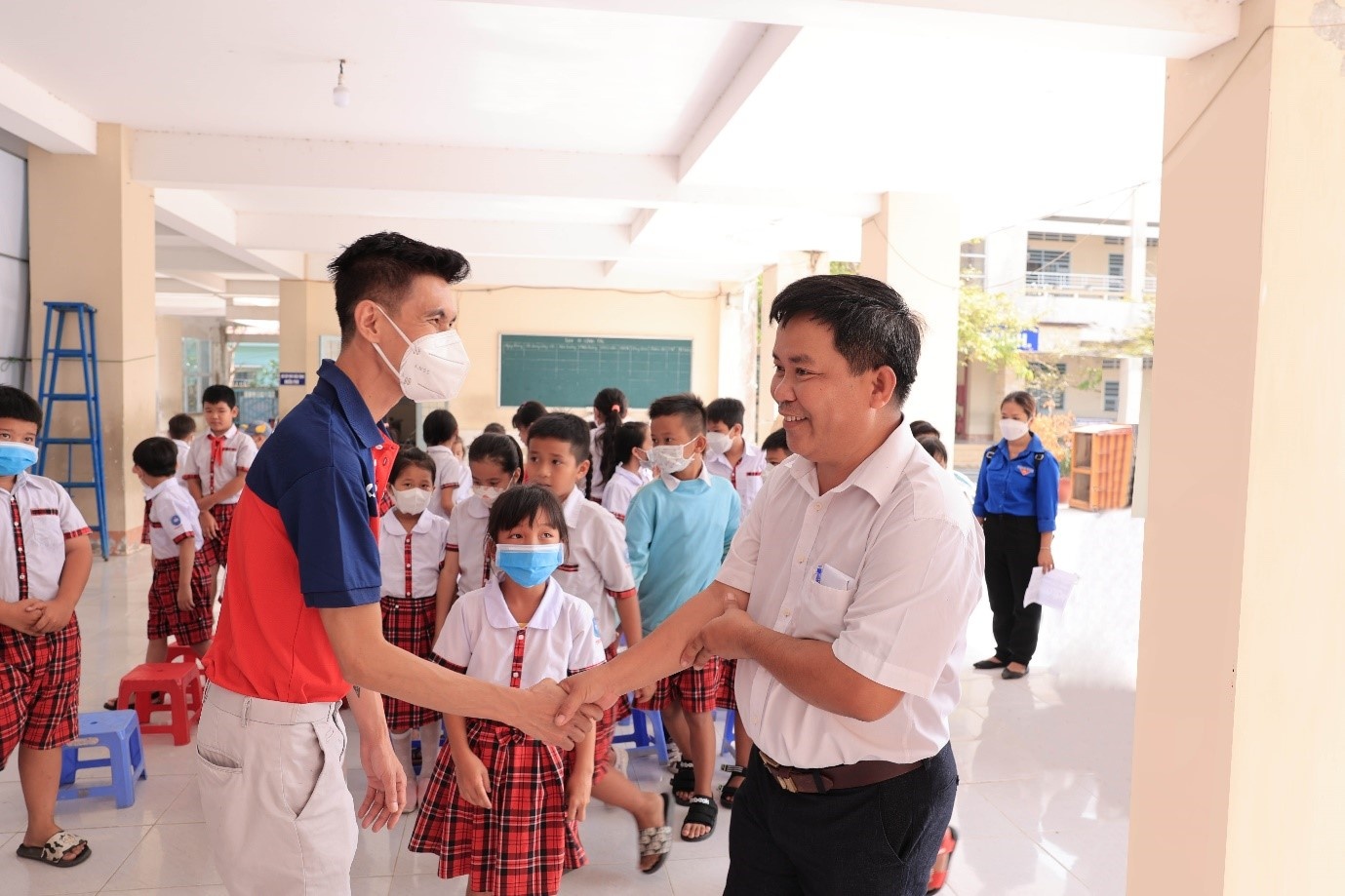 Best Express làm từ thiện ảnh 2 Best Express lam tu thien anh 2