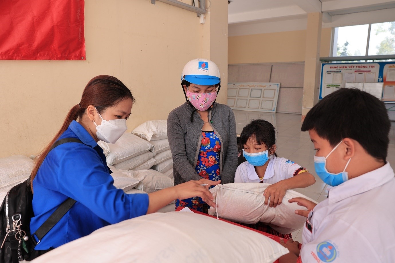 Best Express làm từ thiện ảnh 3 Best Express lam tu thien anh 3