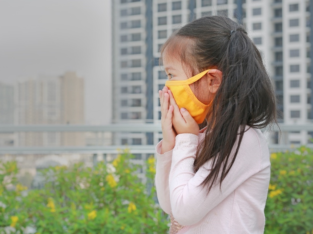 5 luu y khi cham soc suc khoe tre nho trong thoi tiet nong buc hinh anh