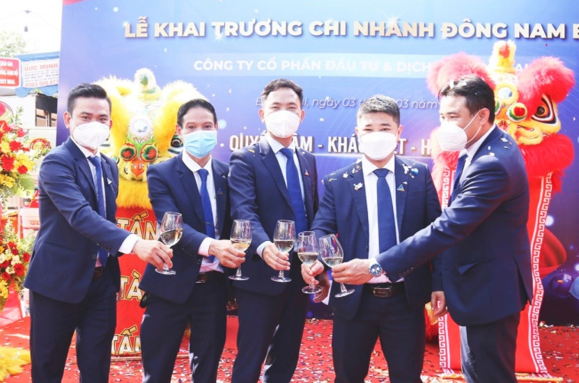 Chien luoc ‘vet dau loang’ giup Dat Xanh Mien Nam ve dich thanh cong hinh anh