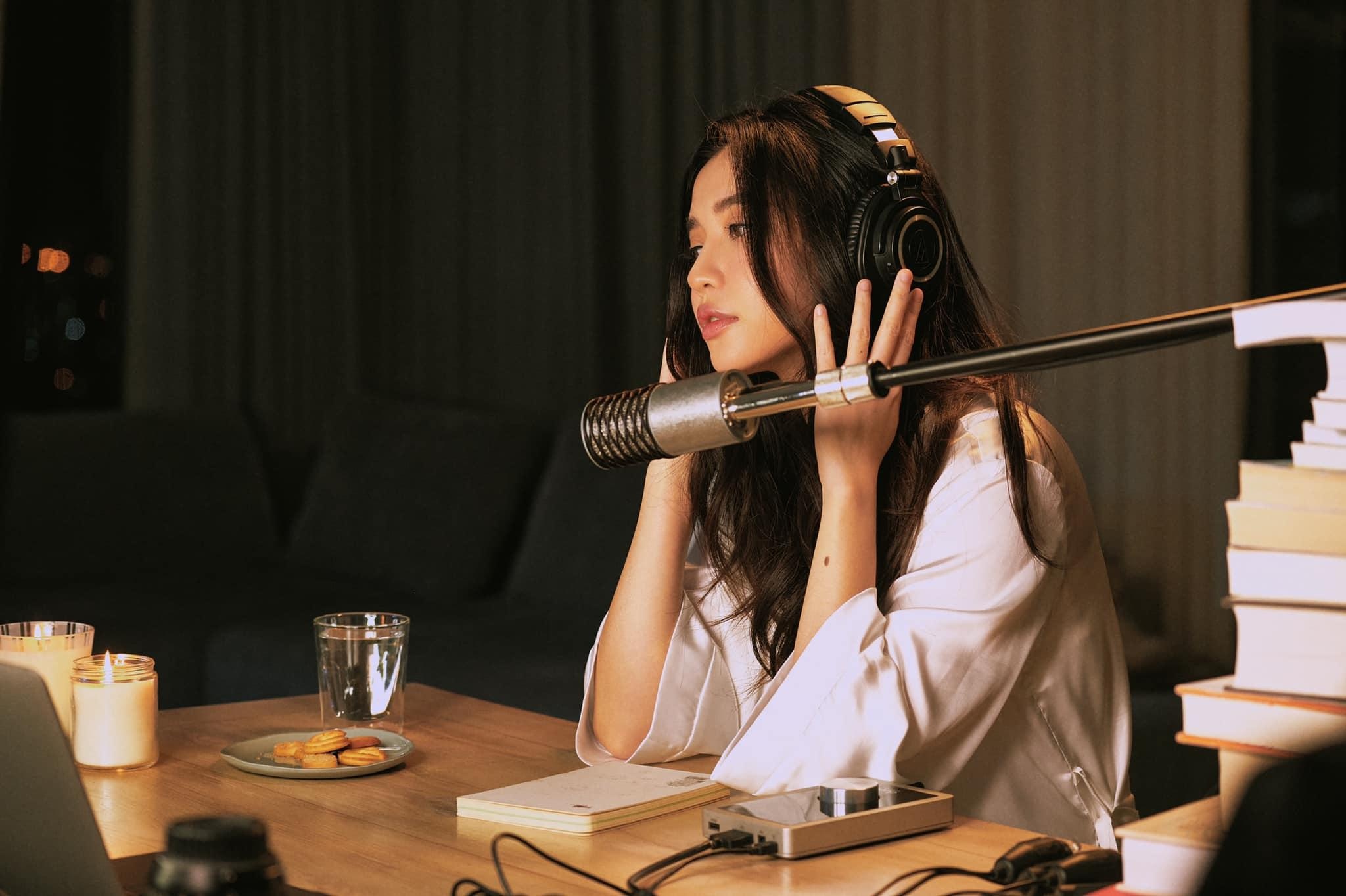 Bich Phuong tro lai voi show thuc te ao mo rong hinh anh