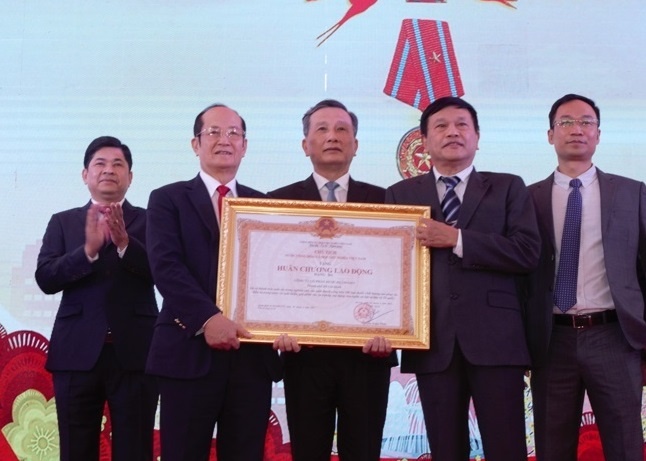 Duoc pham SaVipharm nhan Huan chuong Lao dong hang Ba hinh anh