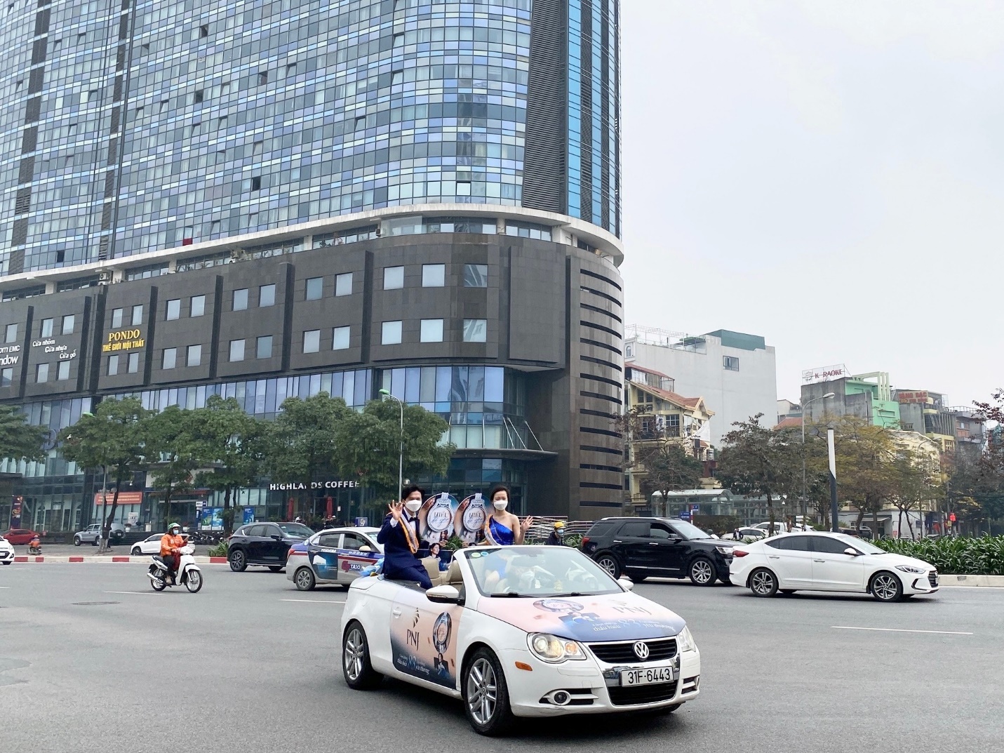 qua tang trang suc 8/3 anh 3