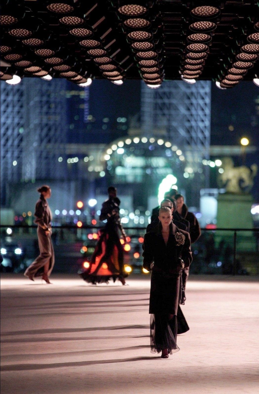 Yves Saint Laurent ảnh 2 Yves Saint Laurent anh 2