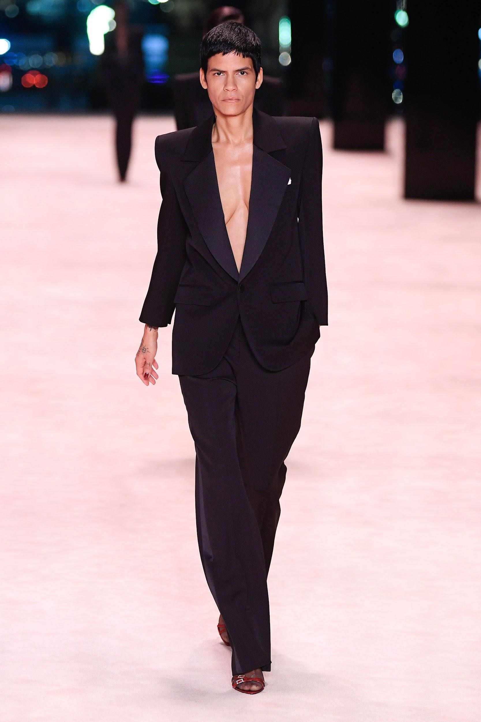 Yves Saint Laurent ảnh 3 Yves Saint Laurent anh 3