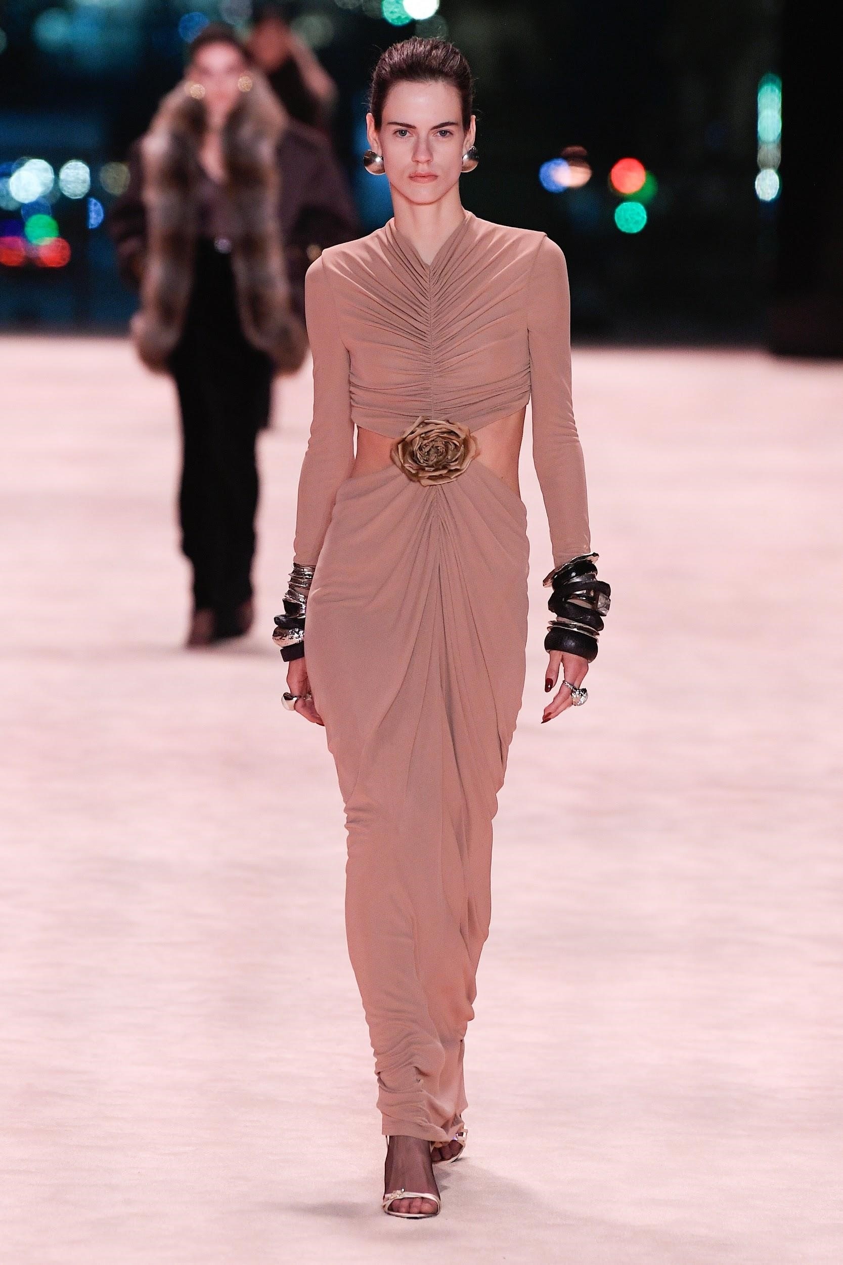 Yves Saint Laurent ảnh 7 Yves Saint Laurent anh 7