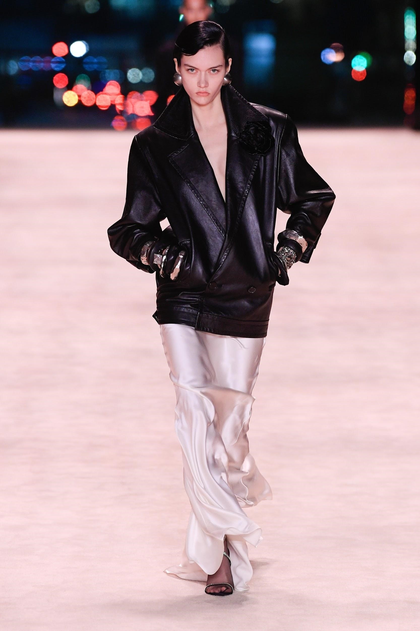 Yves Saint Laurent ảnh 8 Yves Saint Laurent anh 8